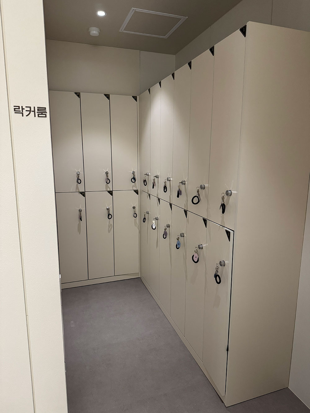 Interior views of CELITA CLINIC